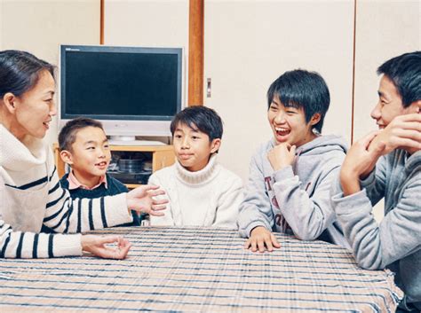 すべて 図書 雑誌 古典籍資料（貴重書等） 博士論文 官報 憲政資料 日本占領関係資料 プランゲ文庫 録音・映像関係資料 歴史的音源 地図 特殊デジタルコレ. 大家族・長谷川家の現在!父と母と子供など家系図・近況まとめ