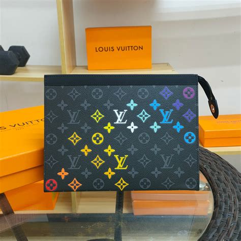 Yupoo shop Louis Vuitton Pochette Voyage MM Monogram Eclipse Cultch