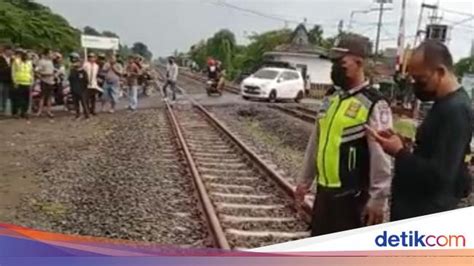 Seorang Pria Tewas Setelah Tabrakkan Diri Ke Kereta Api Di Jombang