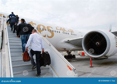 Passengers Boarding The Emirates Boeing 777 300er Editorial Stock Image