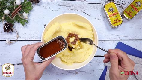 Apr 26, 2018 · il vero panino al lampredotto viene fatto con una rosetta bagnata con il brodo di cottura su cui viene adagiata la carne tagliata a pezzettini e condita con salsa verde o salsa piccante. Pizza di patate con alici in salsa piccante - YouTube