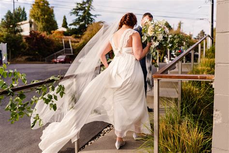 A Modern Wedding At Westward Seattle Best Seattle Wedding Photographers