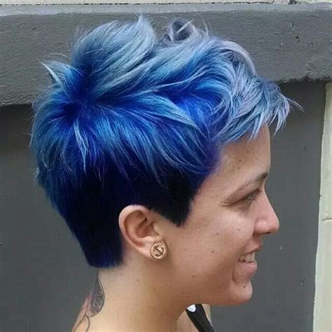 Love This Color Job Hairstyles I Like Short Blue Hair Blue Ombre