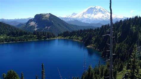 Summit Lake / Mount Rainier [OC] [5344×3006] - NATUREFULLY