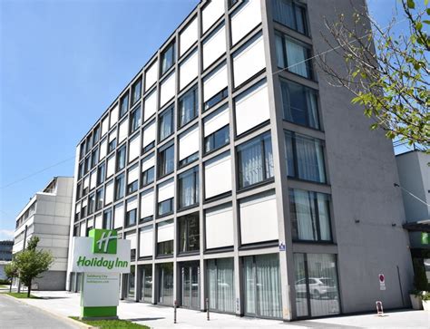 The cosy holiday inn salzburg city offers individual rooms in proximity to staatsbrucke. "Außenansicht" Holiday Inn Salzburg - City (Salzburg ...