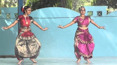 Dhithiki dhithiki thai | manju warrier | classical dance | ennum eppozhum. Best Classical Dance - YouTube