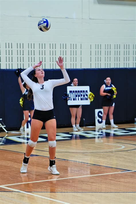 2 SEU volleyball players receive conference honors; start season with 