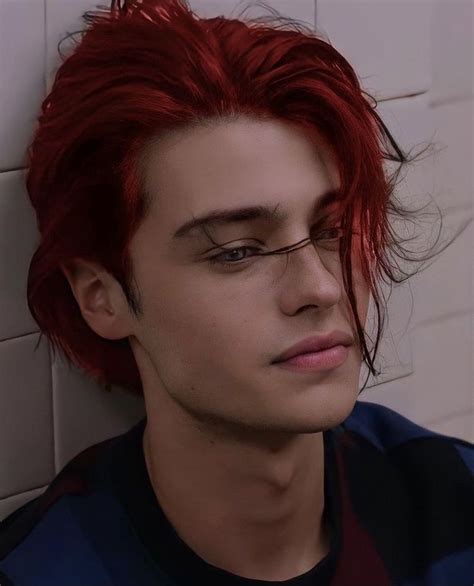 Pin by 𝒹𝒶𝓇𝓀 𝒶𝑔𝑜𝓃𝒾 on reddish Red hair men Dyed red hair Black red hair