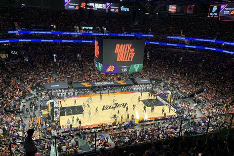 Phoenix Suns Beat Milwaukee Bucks In NBA Finals Opener | Fronteras