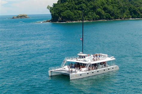 One Day Catamaran Tour In Manuel Antonio From San José