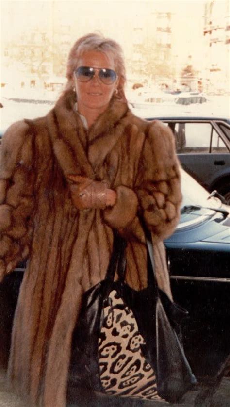 Frida Sexy Older Women Long Leather Coat Street Style Looks