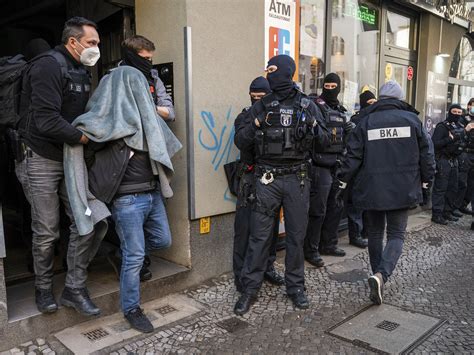 German Police Crack Down On Berlin Organized Crime Families Ap News