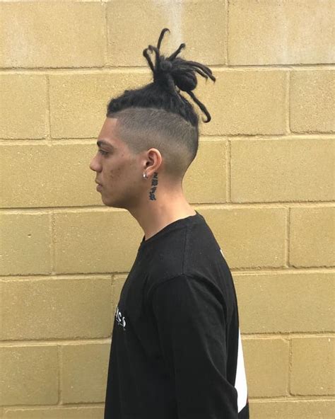 This exceptional hairstyle deserves a place in your list of ideas. 18 Amazing High Top Fade Dreads for Men to Revamp Their Look