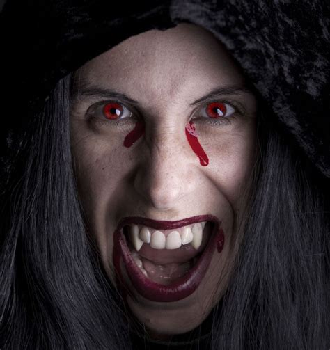 Famous Fangs Tales Of Our Favorite Vampires Live Science