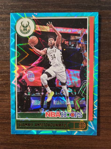 Panini Hoops Giannis Antetokounmpo Teal Explosion Bucks Sp