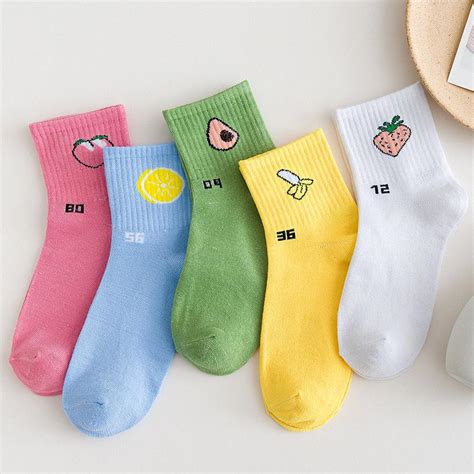 💰kjøp 5pairs Women Cotton Socks Cute Print Princess Two Dimensional Fashion Socks Striped Plaid