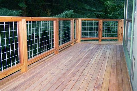 How To Build Deck Rail With Wire Hog Wire Deck Railing Easy Diy Ideas