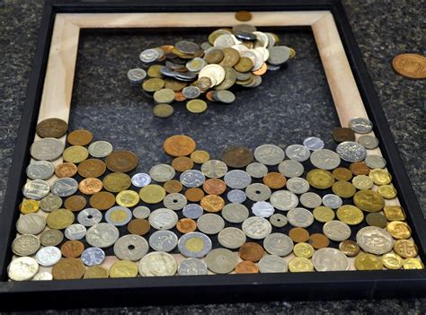 Good Way To Keep All The Special Coins Coin Crafts Diy And Crafts Arts And Crafts Upcycled