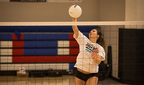 B6 Tips To Help You Become A More Powerful Volleyball Hitter