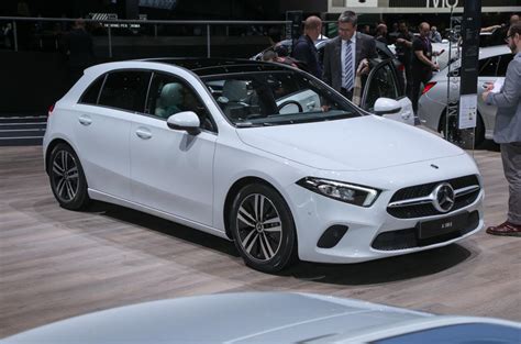 17 alloy wheels, led headlights, heated/powered side mirrors, faux leather upholstery. 2018 Mercedes-Benz A-Class: starting price confirmed as £ ...