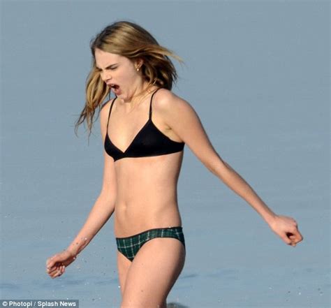 Cara Delevingne Shows Off Her Toned Torso As She Strips Down For Movie Role Daily Mail Online