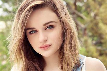 Joey King Wallpapers Booth Kissing Age 2443