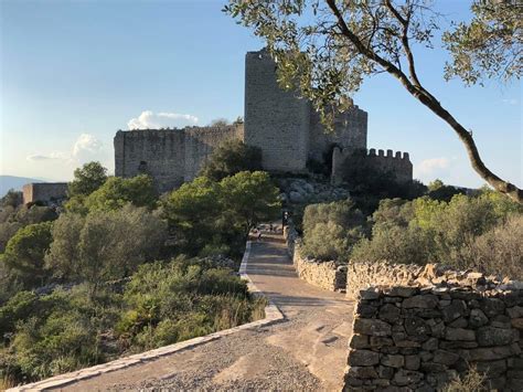 Santa Magdalena Fomenta El Turismo Natural Con El Castillo Polpís Como