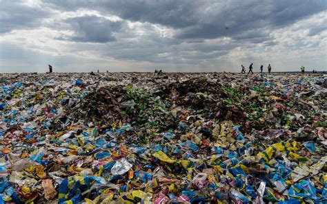Uks Plastic Waste Sent Overseas For Recycling May Be Dumped In