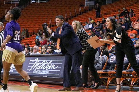 Utep Womens Basketball Opens Up The Season With A Blowout Win The Prospector
