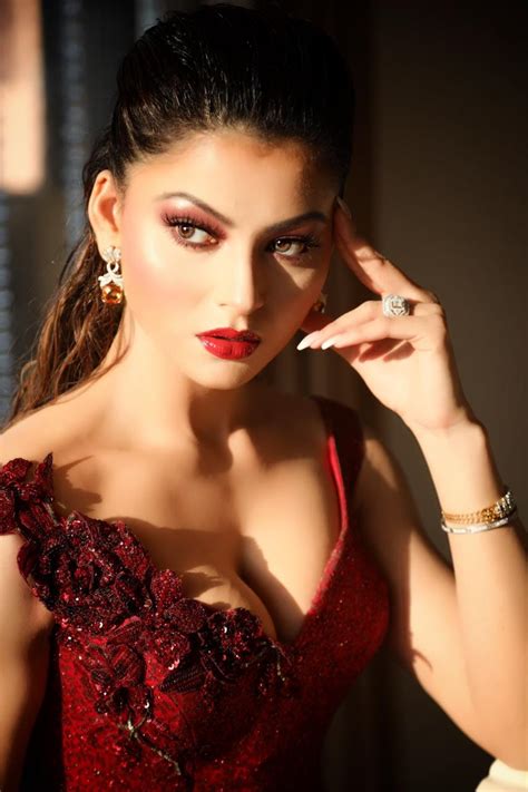 10 reasons why urvashi rautela is the next big thing in bollywood