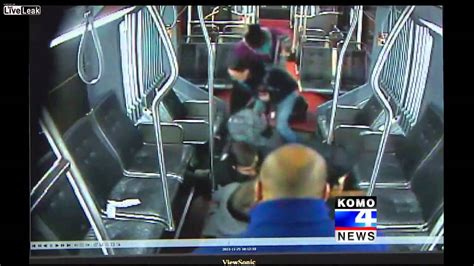 Armed Robber Terrorizes Passengers Aboard Seattle Bus Youtube