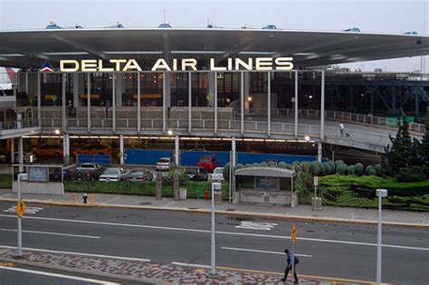 Wing Of Delta Plane Clips Tail Of Another At New Yorks Kennedy Airport