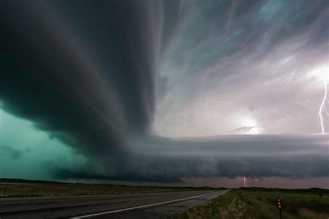 Mike Hollingsheads Storm Chasing Photography Doesnt Include Hurricane