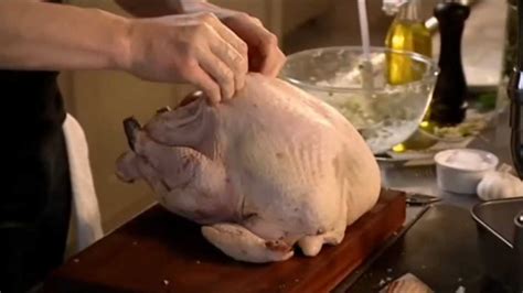 A couple of years ago, i came across the gordon ramsay christmas special. Gordon Ramsay - Christmas Turkey with Gravy - YouTube