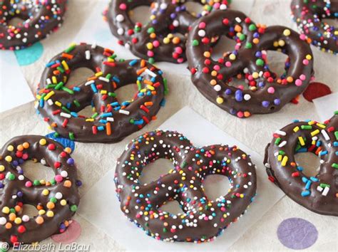How To Make Sweet And Salty Chocolate Dipped Pretzels Recipe