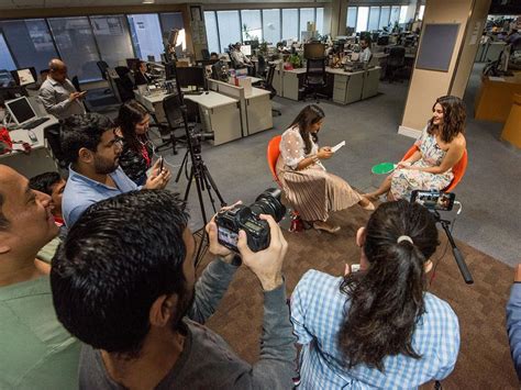 In Pictures Sunny Leone Visits Gulf News Head Office Entertainment Photos Gulf News