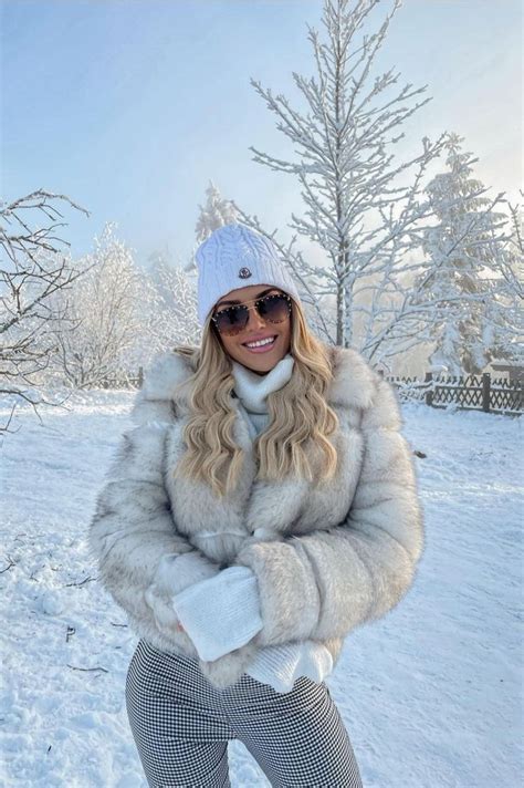 pin by dr who on beauty in the snow snow outfits for women winter fashion outfits winter outfits