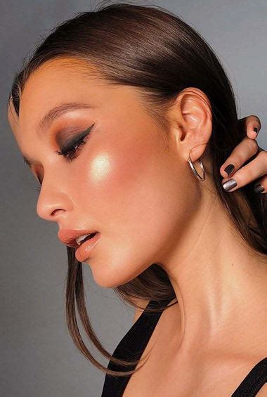 Face Studio Master Chrome Metallic Highlighter Makeup