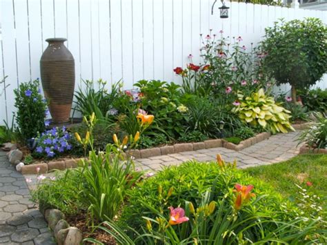 Small Perennial Garden Designs 21 - DECOREDO