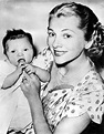 Joan Fontaine with daughter Debra | Best actress oscar, Old movie stars ...