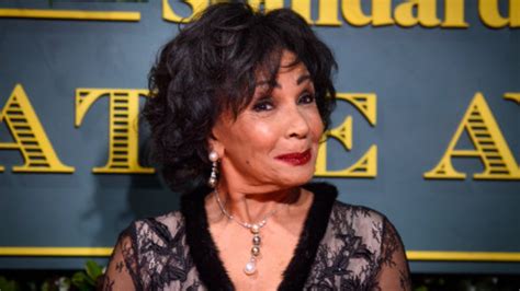 Fans Were Shocked To Be Told Dame Shirley Bassey Had Died But Fortunately She Hasnt Itv News