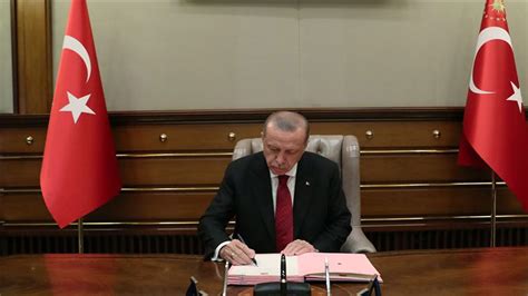 Cumhurbaşkanı Erdoğan ın imzasıyla bakanlıklar ve bazı kadrolarda