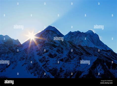 Sunrise Over Mount Everest From Gokyo Ri Solukhumbu District