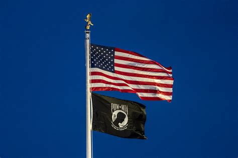 Powmia Flag Flies Atop The White House A Powmia Flag Fli Flickr