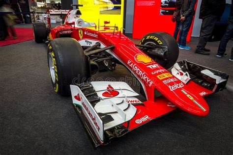Ferrari Sf15 T F1 Conducido Por Sebastian Vettel En Monza Imagen