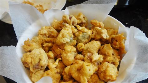 This recipe was inspired by the fried chicken gizzards served in my favorite izakaya (sake bar) in new york. Popcorn chicken gizzards - YouTube