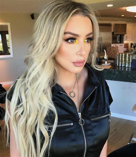 Tana mongeau blaring that orange forehead and cheek bronzer in an apology video. @tanamongeau on Instagram: "kylie jenner wore a yellow ...