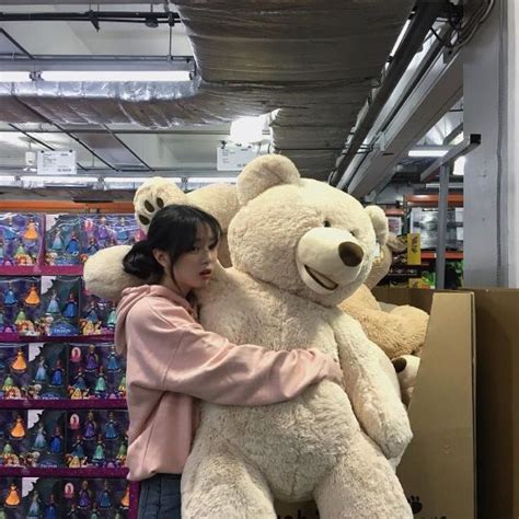 Images Of Anime Girl Hugging Teddy Bear Aesthetic