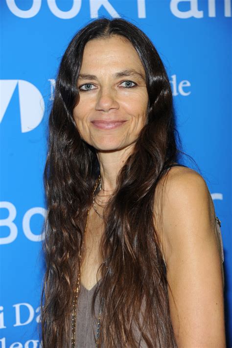 Justine Bateman Weighs In On Aging In Hollywood Feels ‘sad’ For Women Who Get Work Done
