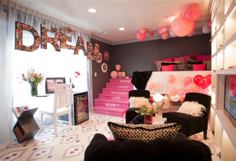 A teenage girl's bedroom is more than just the room she sleeps and studies in. girly bedroom on Tumblr